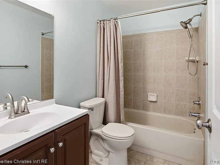 8413 Heywood Cir — Photo 16