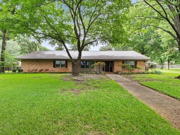 6 Knightsbridge Pl, Texarkana, TX 75503