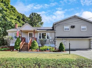 3 Moffatt Ln, Chester, NY 10918