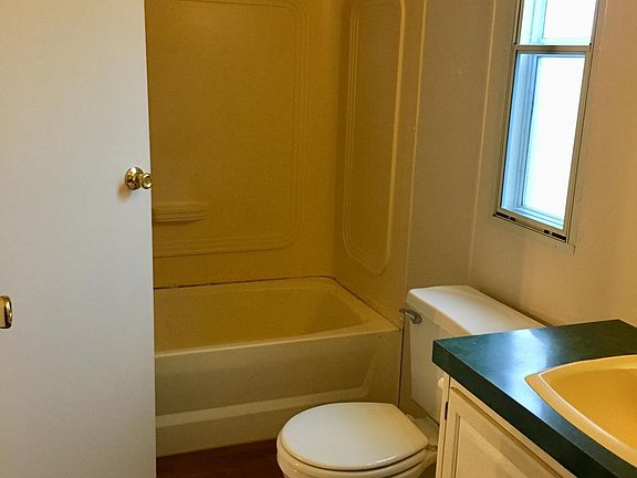 Bathroom in 2nd master bedroom