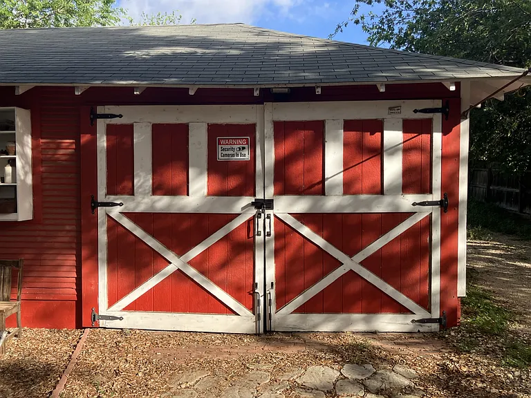 Detached Garage, outside view.