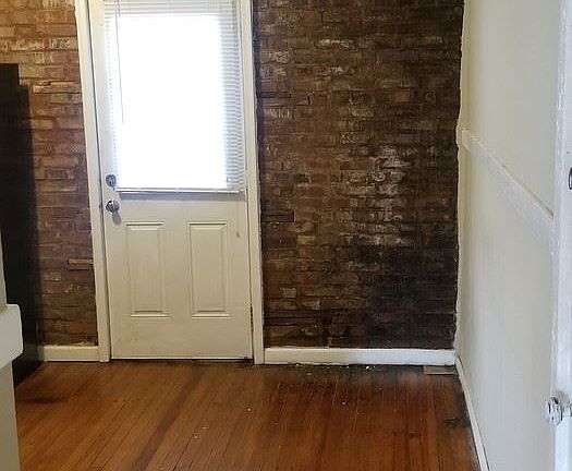 5th image of 909 S Sarah St #2S