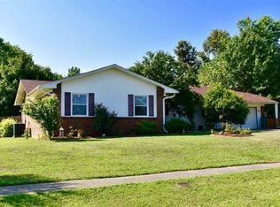1555 Catalpa Dr, Radcliff, KY 40160