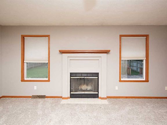 3rd image of 2619 Bluffside Dr