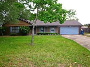 711 Southern Ct, Gulf Breeze, FL 32561