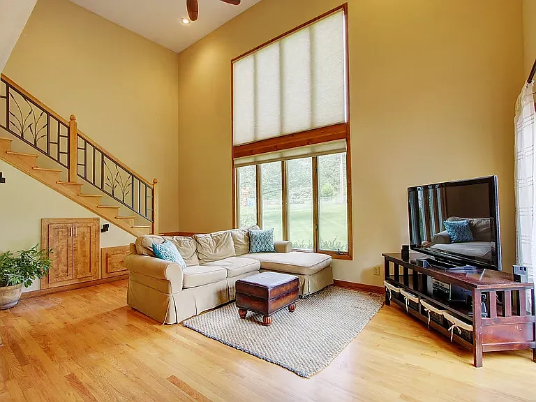 9536 Manor Rd — Photo 11