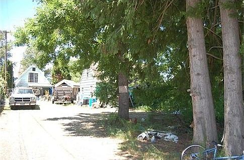 2nd image of 2540 SW 3rd St