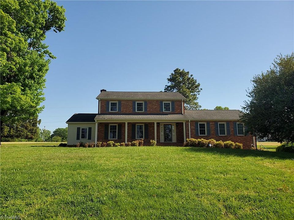 725 W Kapp St, Dobson, NC 27017 | Zillow