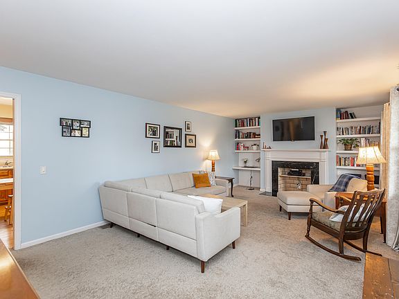 3rd image of 2585 Goggin Ln
