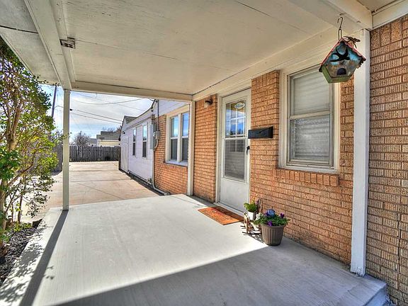 3rd image of 1702 NW Liberty Ave