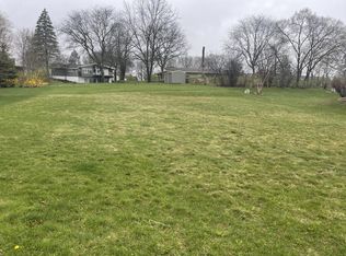 1508 Highlandview Dr, West Bend, WI 53095