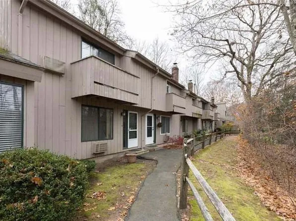 70 Mohawk Trl, Guilford, CT 06437