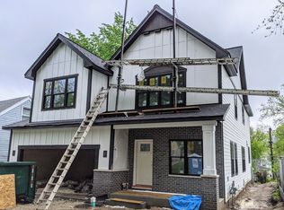 947 N Haddow Ave, Arlington Heights, IL 60004
