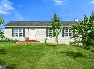 9390 Conde Rd, Marshall, VA 20115