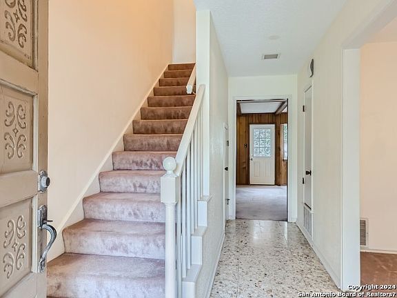 4th image of 3002 CHARTER CREST ST
