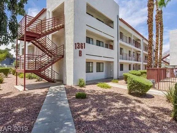 2nd image of 1361 E University Ave APT 304