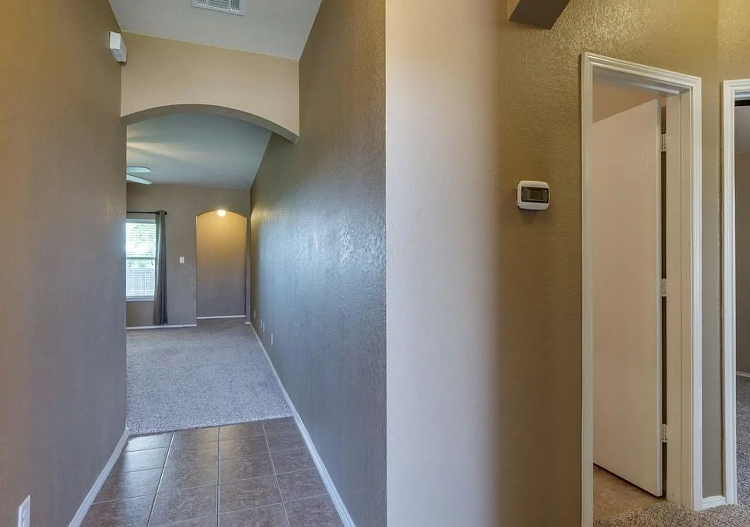 Gorgeous 3-Bedroom Home for Rent in North Fort Worth! — Photo 4