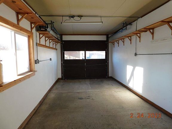 4th image of 1913 W B St