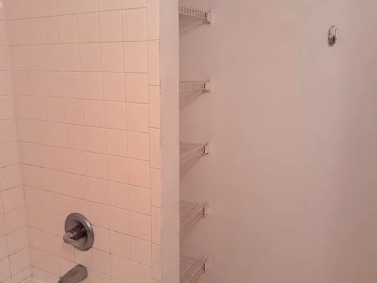 1040 Lake Shore Dr #204 — Photo 16