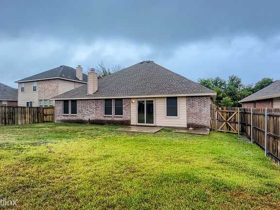 2nd image of 924 Marble Creek Dr