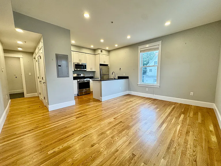 405 S Huntington Ave #2R — Photo 17