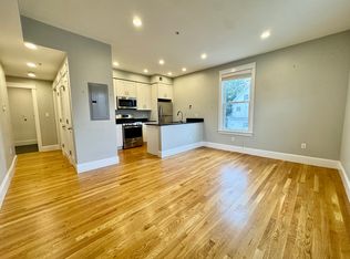 405 S Huntington Ave #2R, Jamaica Plain, MA 02130