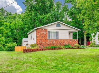 1960 Liberty Rd, Stow, OH 44224