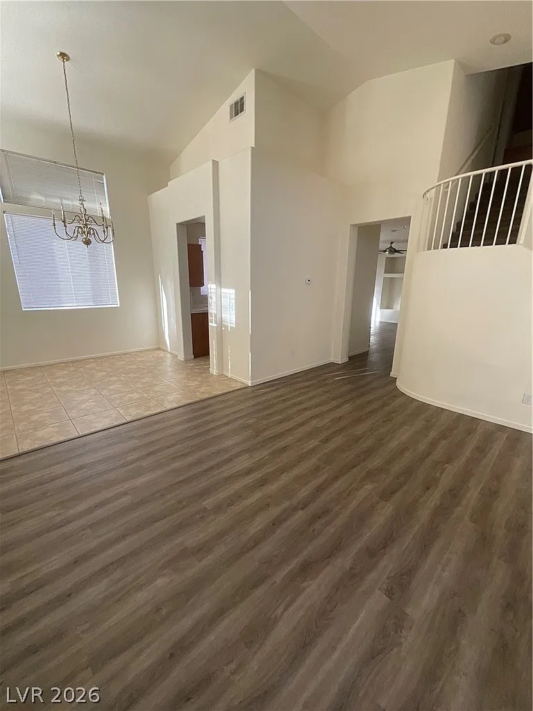 3 bed, 2.5 bath, 1576 sqft, $2,200 — Photo 3