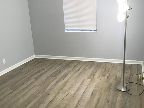 4th image of 24 Fernwood Ave #1