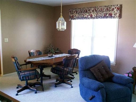 4th image of 1662 Edgebrooke Ct