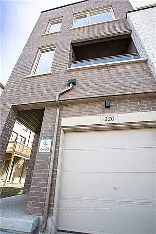 220 Huguenot Rd — Photo 1
