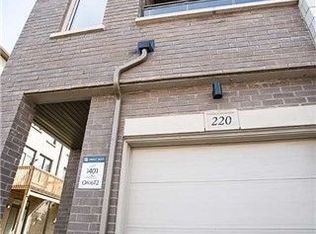 220 Huguenot Rd, Oakville, ON L6H0L6