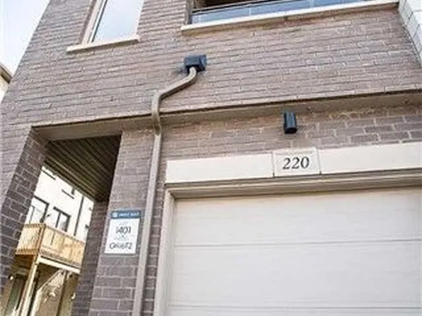 220 Huguenot Rd, Oakville, ON L6H 0L6