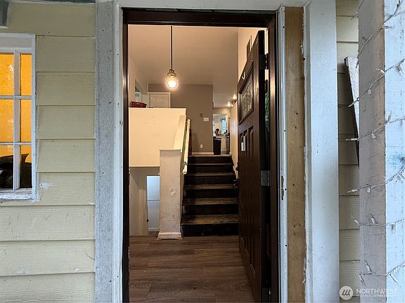 2nd image of 14861 Olympic Drive SE