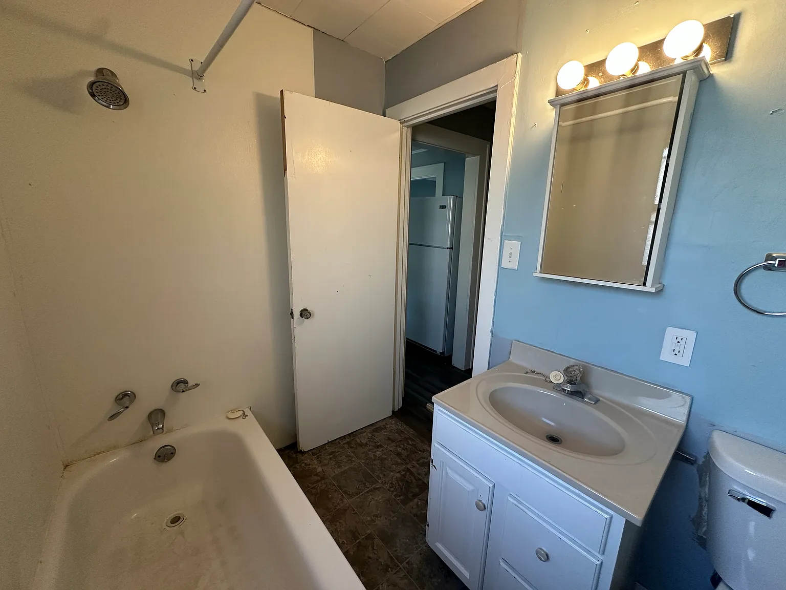 2 bed, 670 sqft, $1,050 — Photo 2