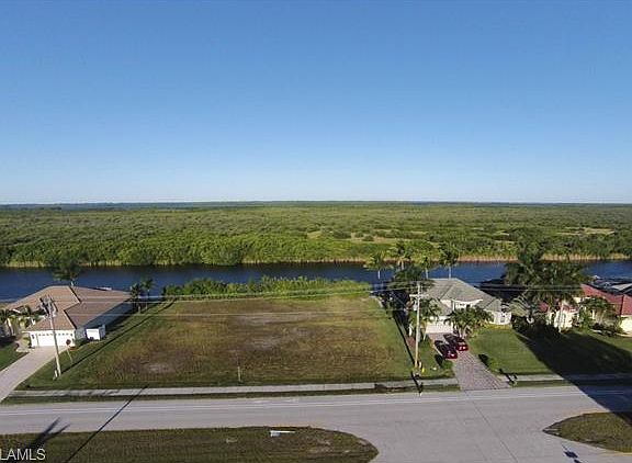 5th image of 3736 Surfside Blvd