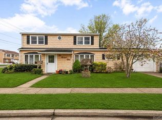 280 Division Ave, Massapequa, NY 11758