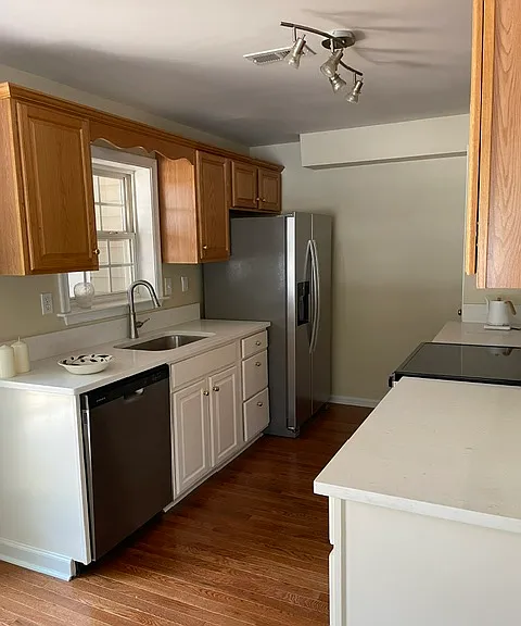 121 Sundrops Ct — Photo 11