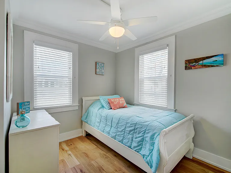 1704 Surf Ave — Photo 10