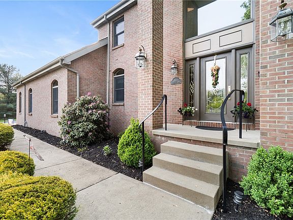 2nd image of 300 Cloverdale Dr