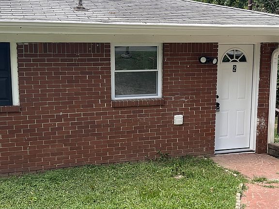 2nd image of 108 S Woodland Dr