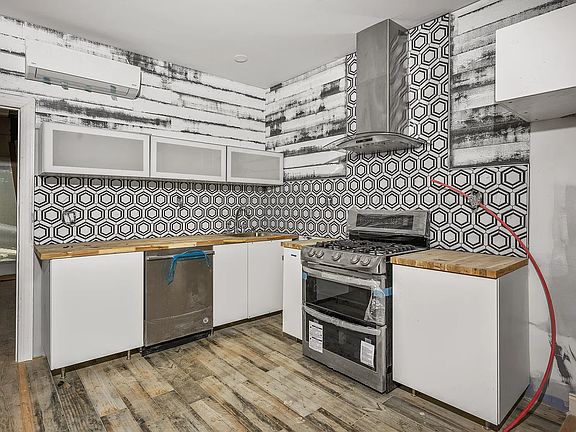 3rd image of 341 Essex St