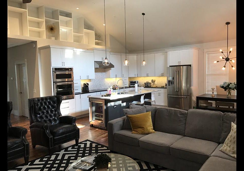 1st image of 1812 W Watrous Ave #D