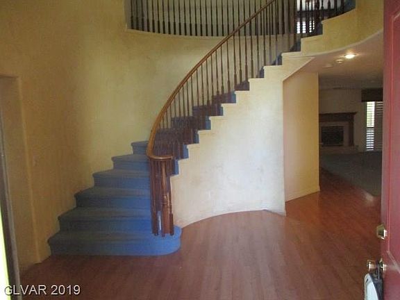 5th image of 10033 Robin Oaks Dr