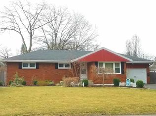 25 Marie Pkwy, Loudonville, NY 12211