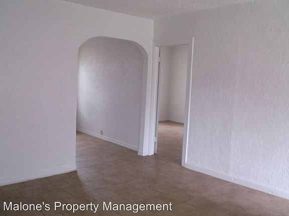 3rd image of 1105 NE 21st St