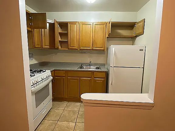2nd image of 36 Hamilton Ave #2Y