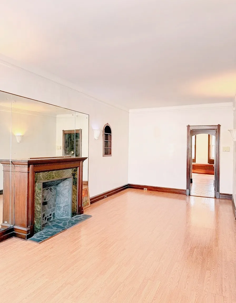 2 bed, 1100 sqft, $3,300 — Photo 2