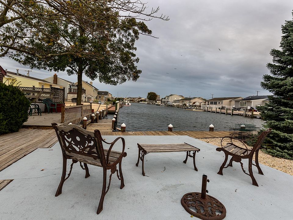 1st image of 711 Bermuda Dr