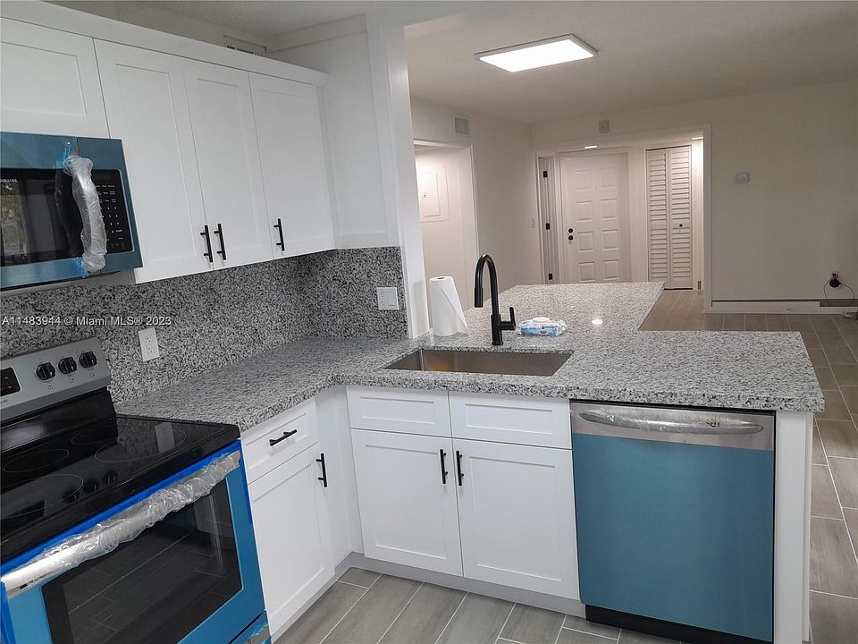 1st image of 1055 N Franklin Ave #1055K